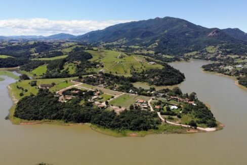 Terreno com na represa Vargem-SP (12)