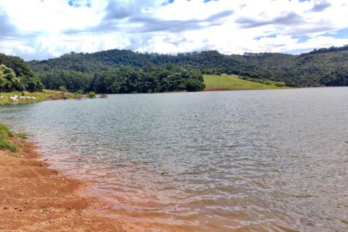 terreno 1.000m² San Lorenzo represa Joanópolis