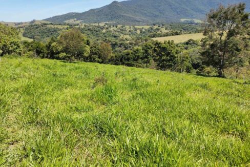 Terreno-para-venda-fundo-represa-pe-na-agua-em-joanopolis-52.000-metros-3