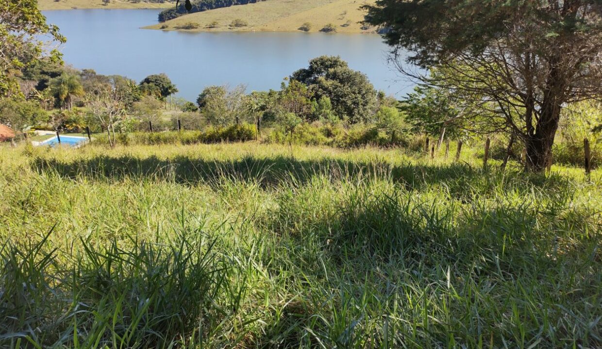 terreno com vista permanente e acesso a represa do jaguari a venda em joanopolis interior sp (3)