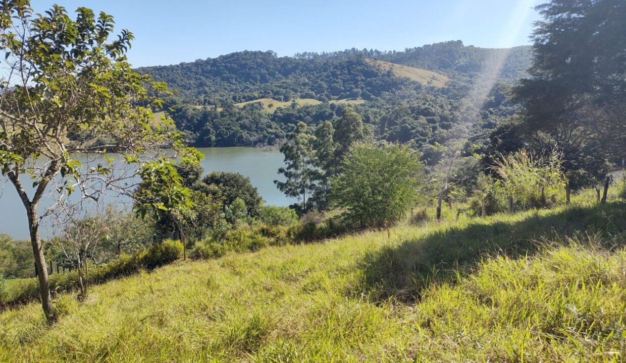 terreno com vista permanente e acesso a represa do jaguari a venda em joanopolis interior sp (4)