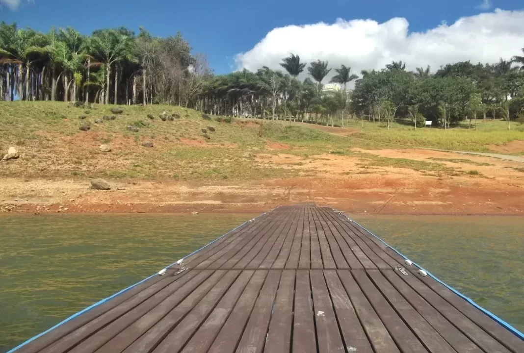 Terreno a venda condomínio entre serras e águas represa Jaguari em Vargem-SP (10)