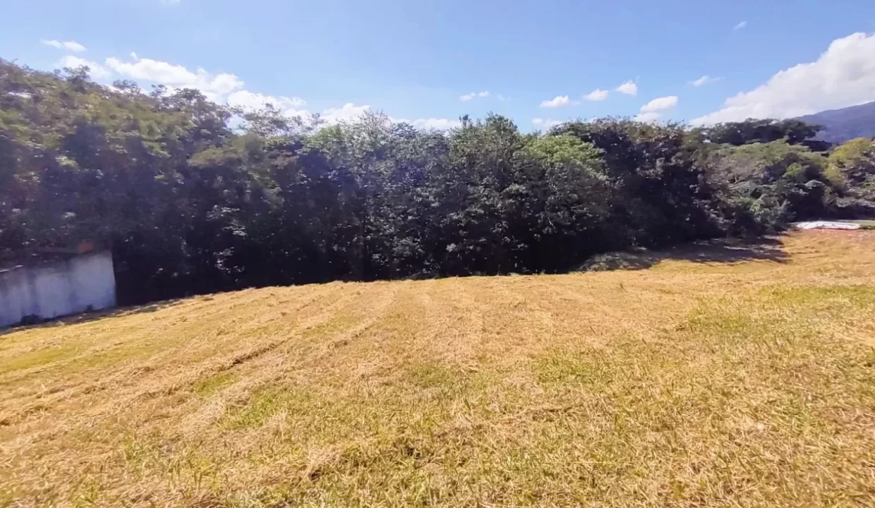 Terreno a venda condomínio entre serras e águas represa Jaguari em Vargem-SP (15)