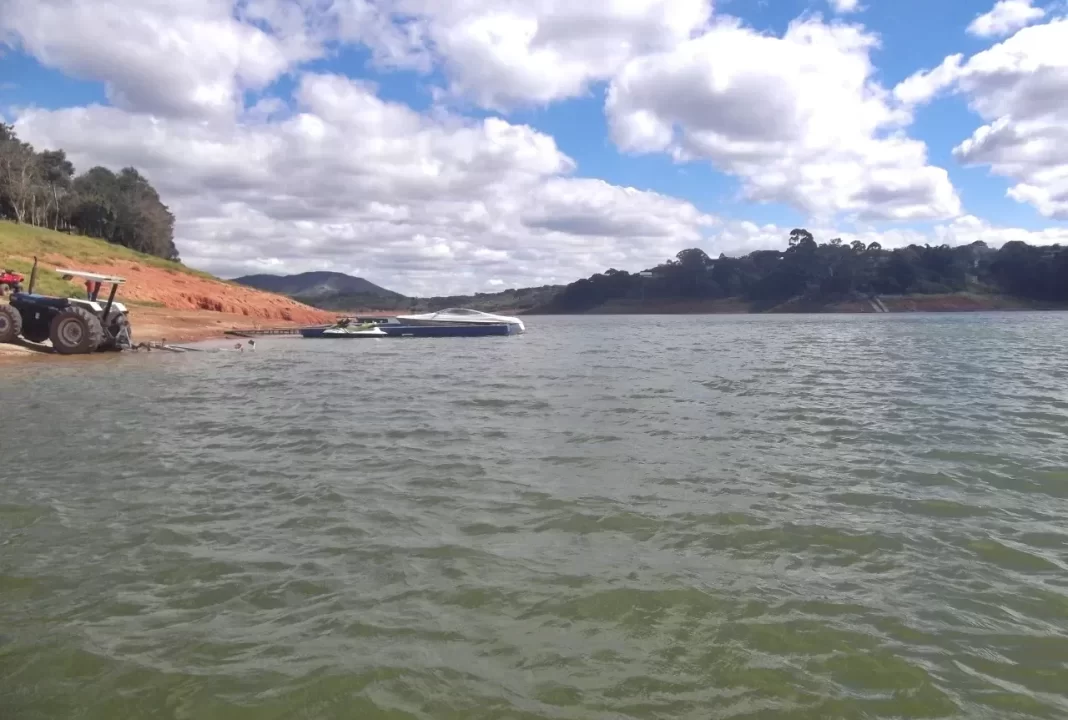 Terreno a venda condomínio entre serras e águas represa Jaguari em Vargem-SP (3)