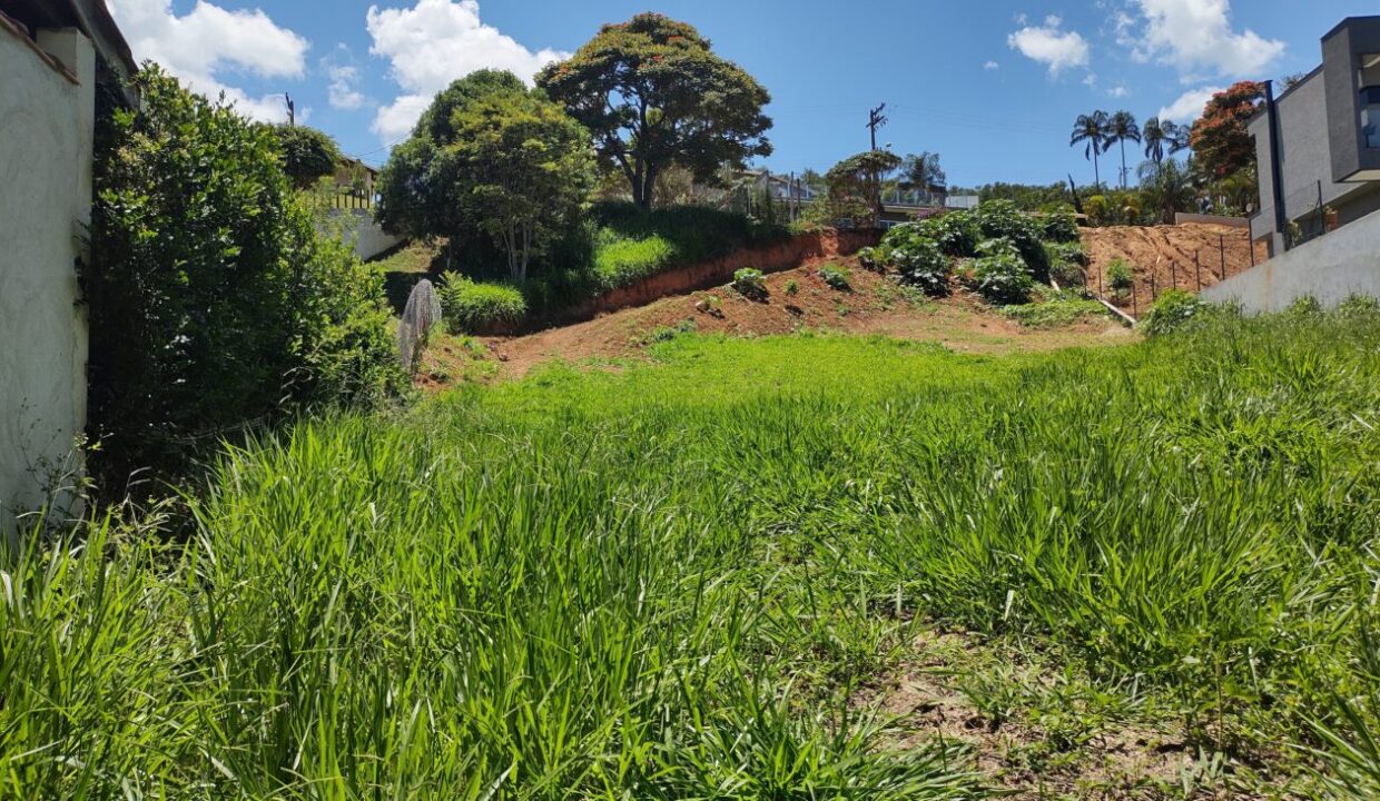 terrreno a venda pé na água fundo para a represa condomínio riviera do jaguari piracaia sp (2)