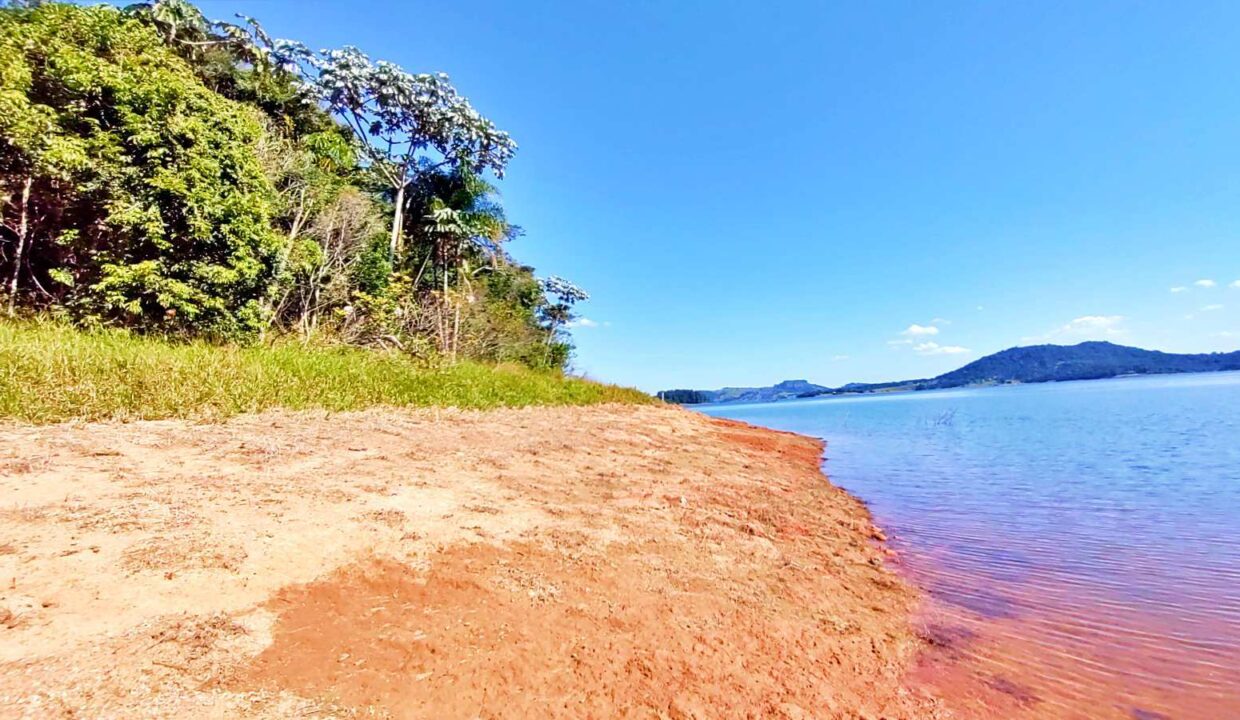 terreno a venda pé na água acesso exclusivo a represa Jaguari em Joanopolis interior de SP (20)