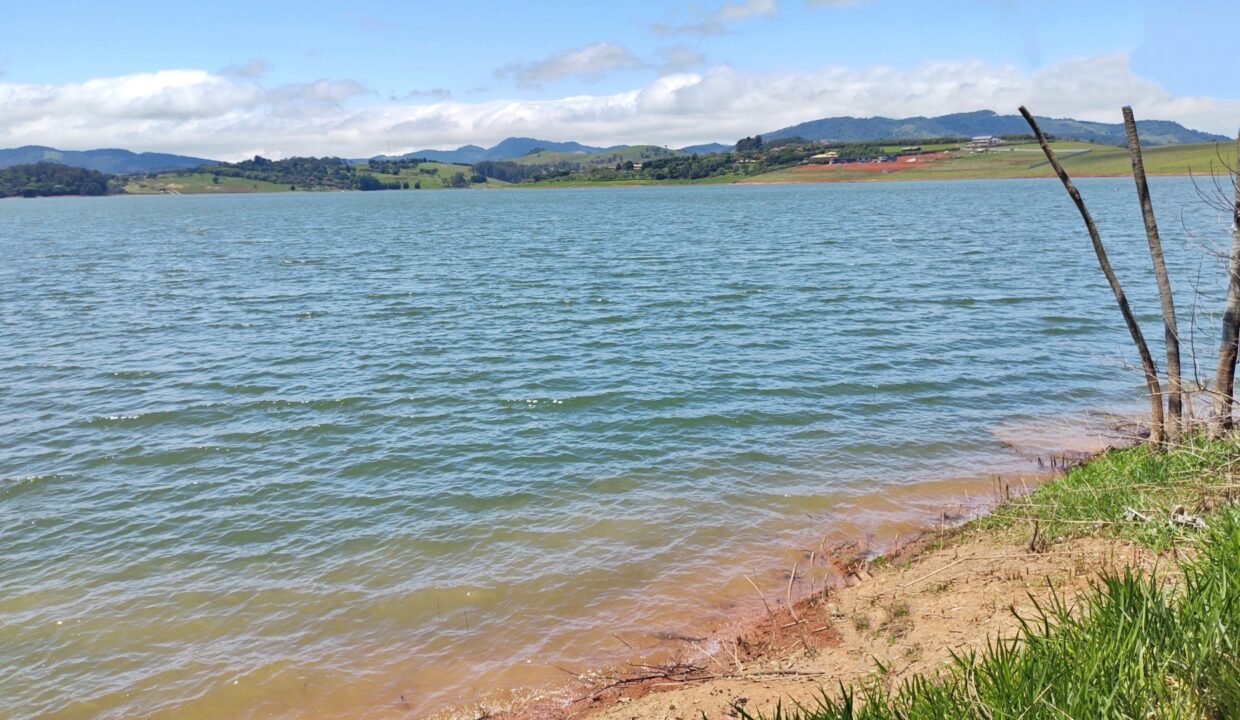 Terreno pé na água 4 (9)