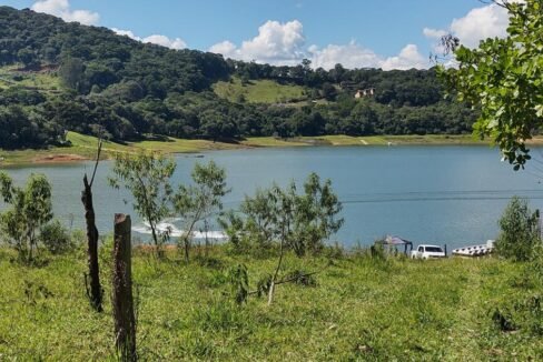 Terreno 1.000m² vista e casso a represa