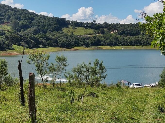 Terreno 1.000m² vista e casso a represa