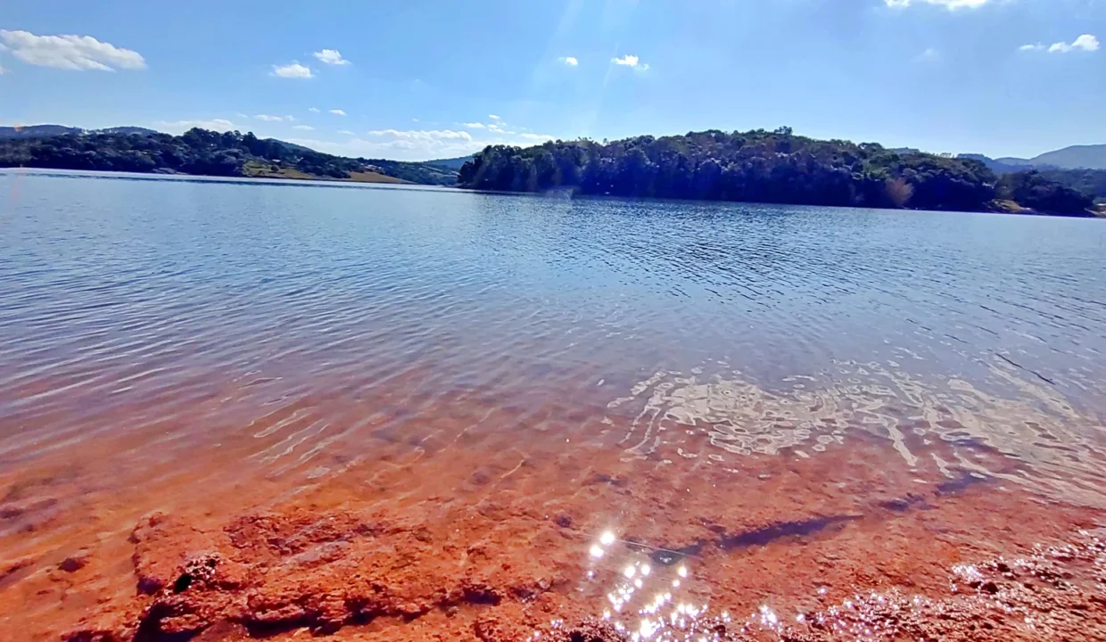 terreno grande 4.700m, pé na água a venda represa Jaguari Joanópolis SP (6)