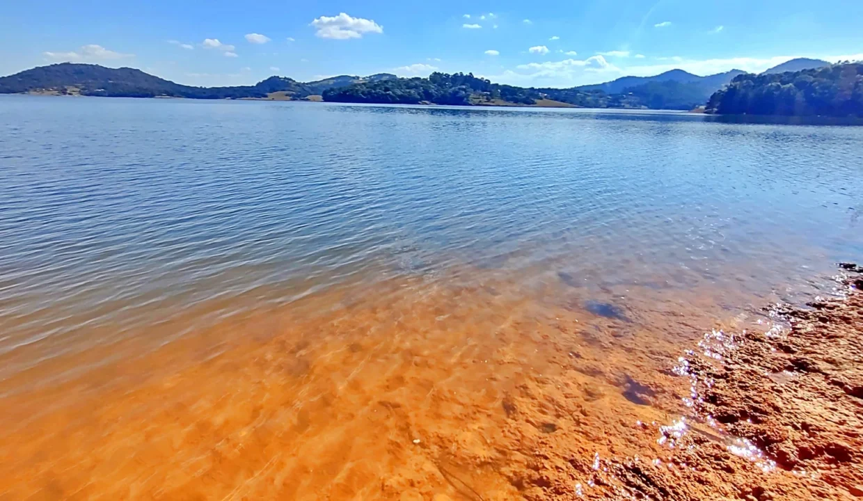 terreno grande 4.700m, pé na água a venda represa Jaguari Joanópolis SP (7)