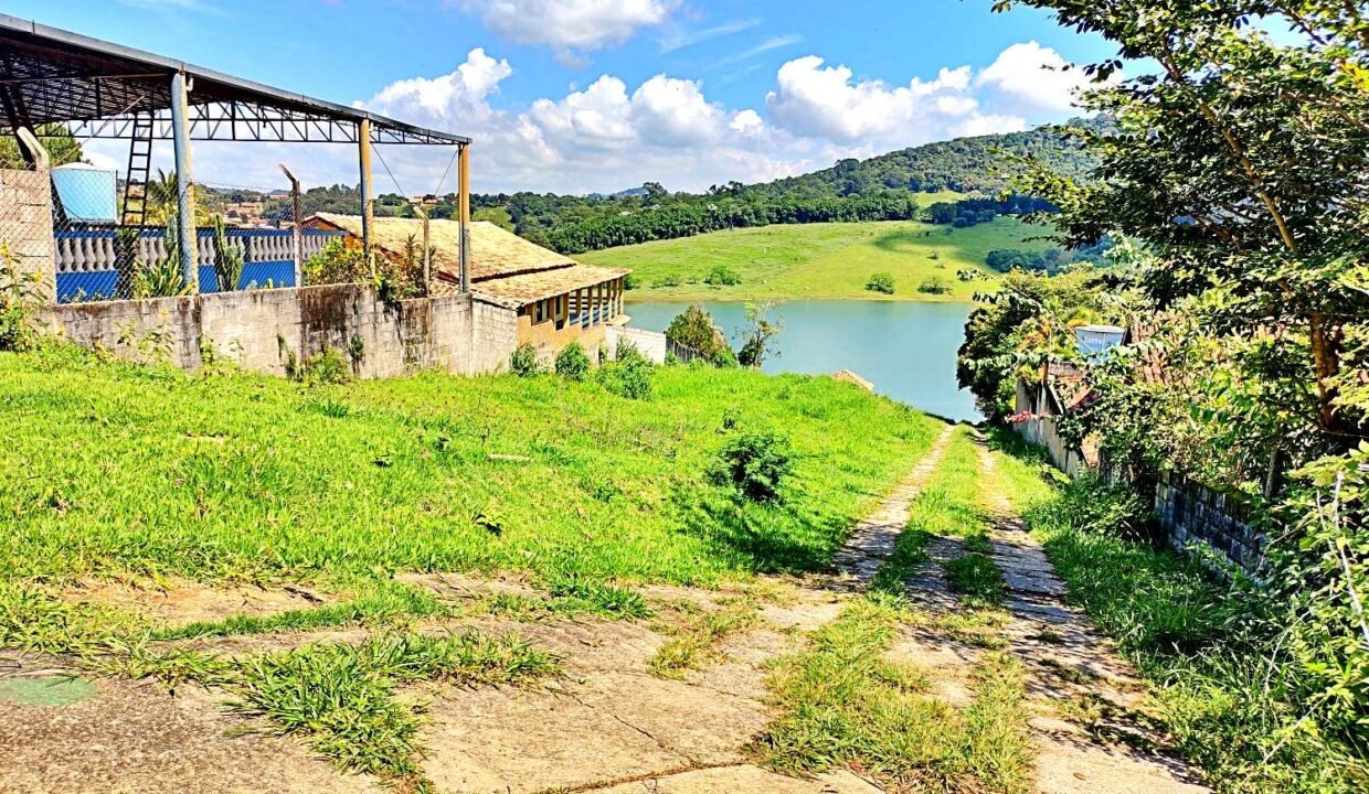 Terreno grande 3.000 metros pé na água a venda represa Jaguari em Joanópolis SP (2)