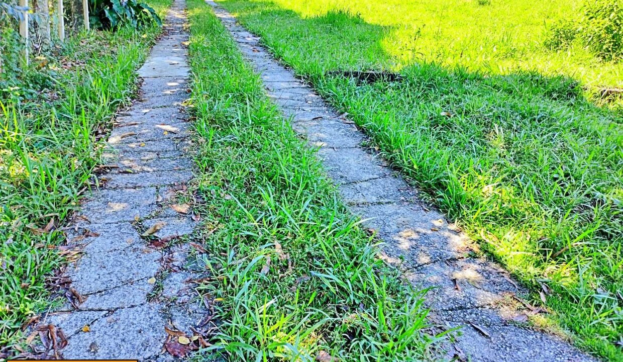Terreno grande 3.000 metros pé na água a venda represa Jaguari em Joanópolis SP (7)